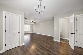 Building Photo - 215 Alexander Blvd