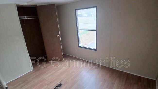 Building Photo - 2155 White Pine M H P Rd