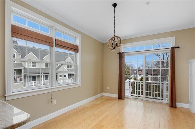 Foto del edificio - 42 Rockway Ave
