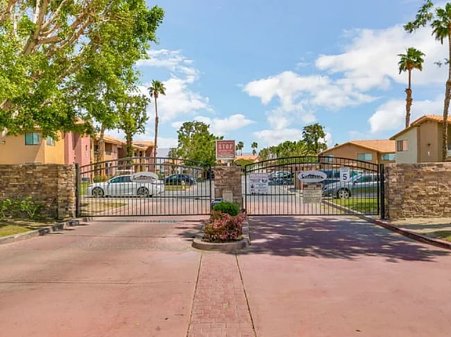 Building Photo - 78650 Avenue 42