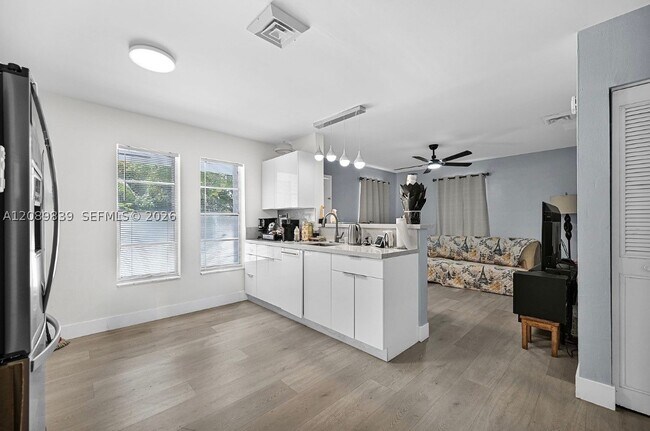Foto del edificio - 3231 SW 25th St