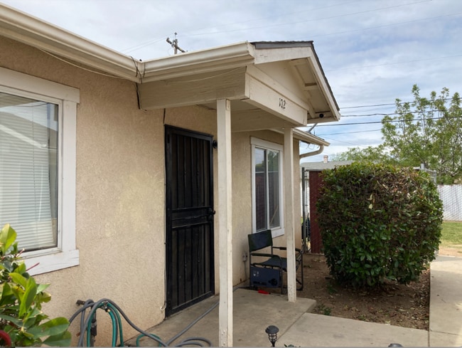 Building Photo - 512 S Dearing Ave Building Photo - 512 S Dearing Ave