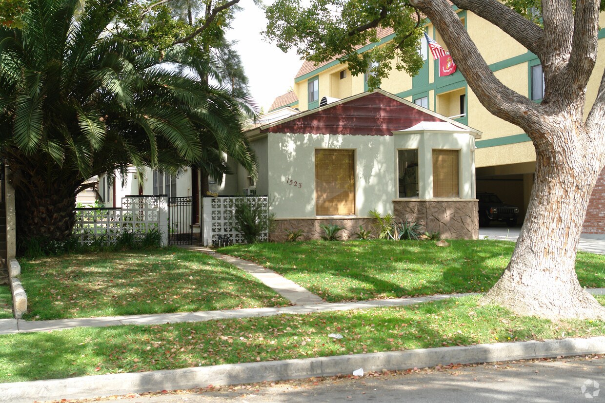 Building Photo - 1523 Rock Glen Ave