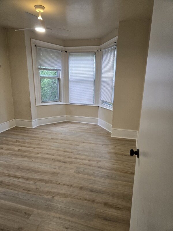 Foto del edificio - 1306 W Hunting Park Ave