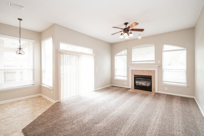 Foto del edificio - 14060 Red Rock Lake Dr