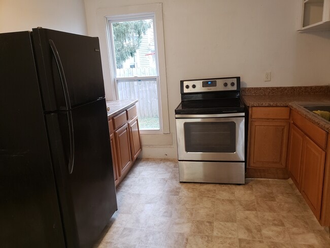 Building Photo - 296 W Church St