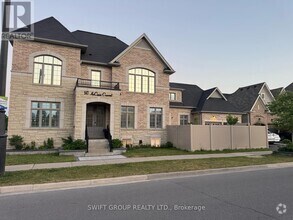 Building Photo - 147 McCann Cres