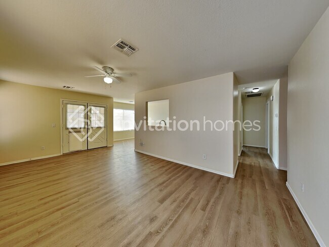 Foto del edificio - 15511 W Mauna Loa Ln