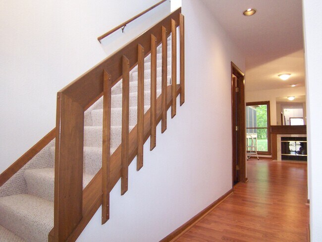 Hall way - 3365 Bent Trail Dr