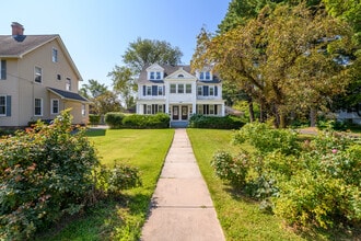 Building Photo - 1699 Boulevard