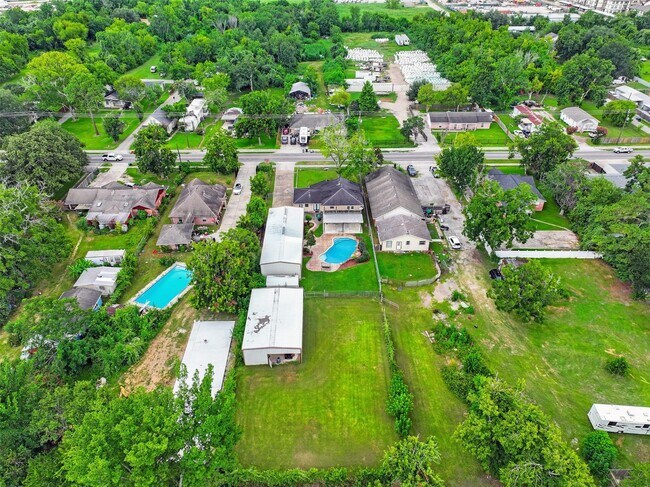 Foto del edificio - 5314 Pine Ave