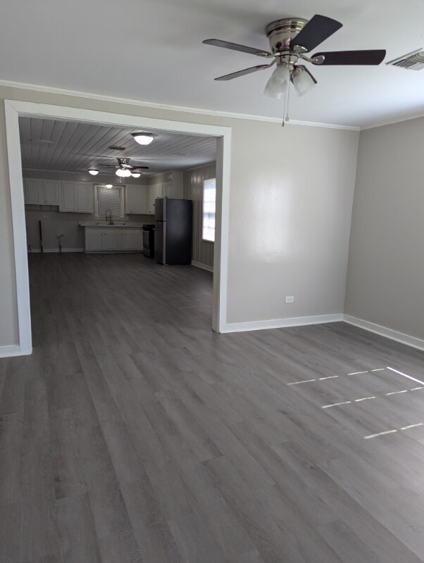 Building Photo - 209 N Landry Dr