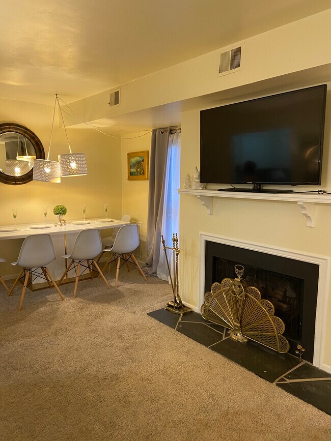 3606 Timberline Trail Unit 3606, Cave Spring, VA 24018 Condo for Rent