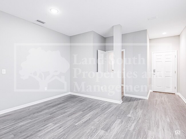 Foto del edificio - 3370 Cup Dr