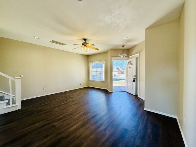 Building Photo - 408 Sterling Pointe Way