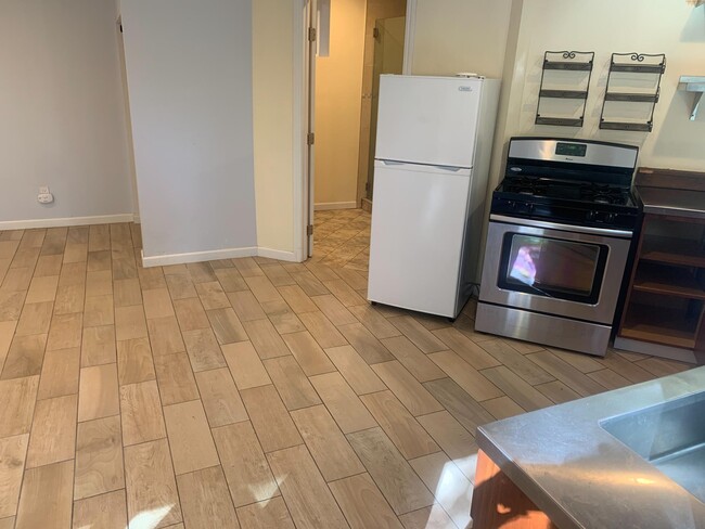 Foto del edificio - 16731 Madrone Ave
