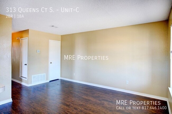 Photo - 313 Queens Ct S.-Unit-C Apartment
