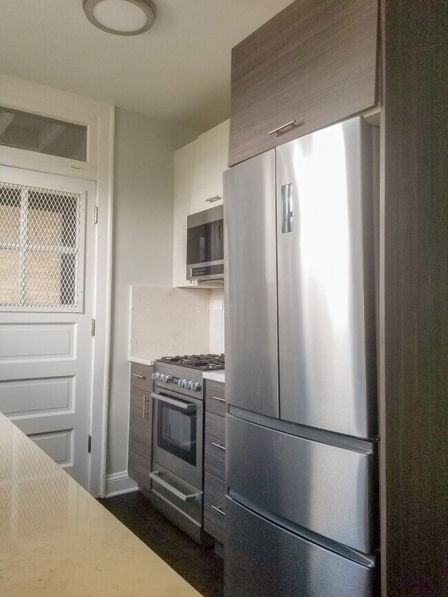 Foto del edificio - 4325 N Hermitage Ave