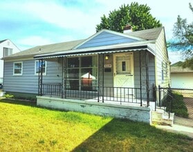 Building Photo - 32139 Balmoral St