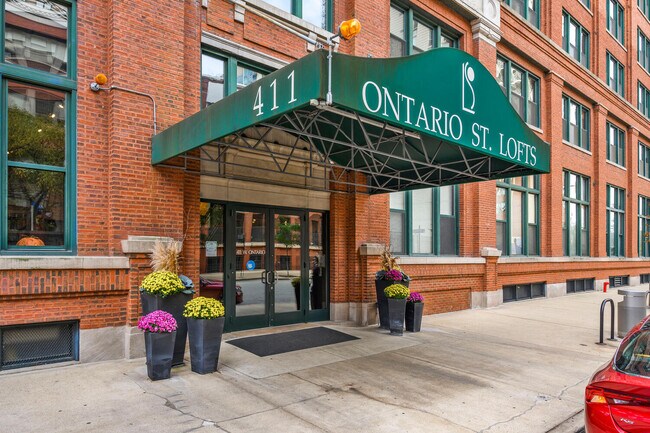 Foto del edificio - 411 W Ontario St