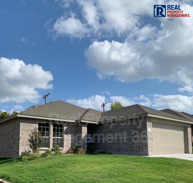 Building Photo - 121 Wilson Cliff Dr