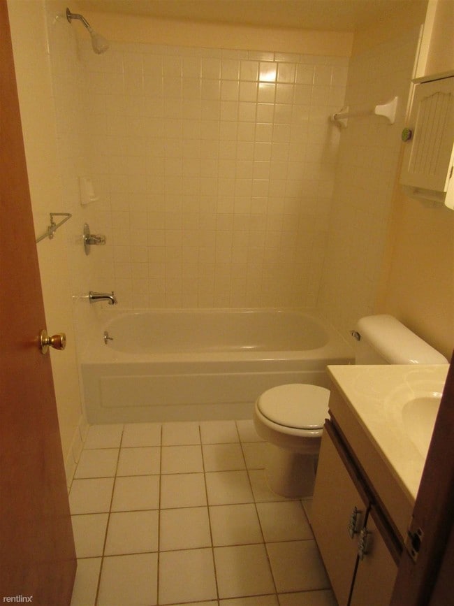 Building Photo - 1 br, 1 bath Condo - Jade Forest Condominiums