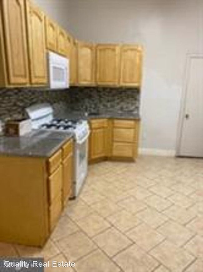 Building Photo - 3 br, 1 bath House - 4529 N. Uber St.