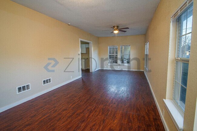 Foto del edificio - 526 Cooper St