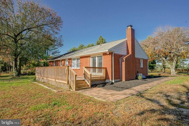 Building Photo - 123 Thies Rd