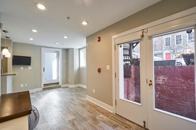 Building Photo - 1801 Swann St NW