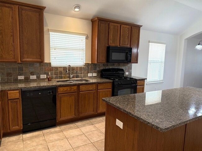 Foto del edificio - 16818 Ranger Ridge Dr