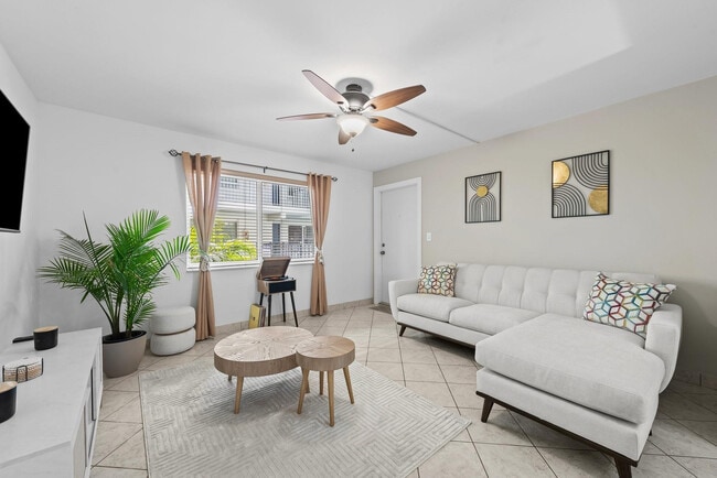 Building Photo - 1000 SE 15th St