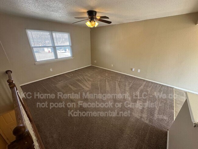 Foto del edificio - 405 NE Westwind Dr