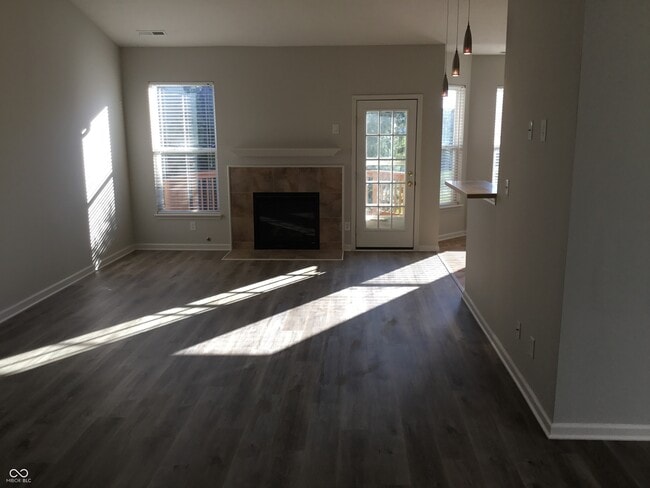 Building Photo - 1325 River Ridge Dr