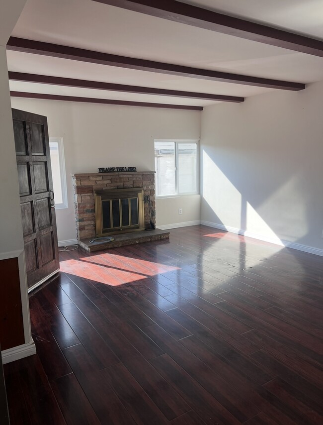 Building Photo - 337 Hawaiian Ave