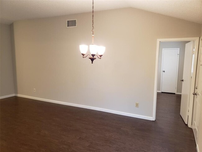 Building Photo - 5139 Kilkenny Dr