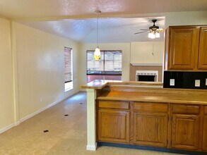 Building Photo - 2118 Endicott Ln