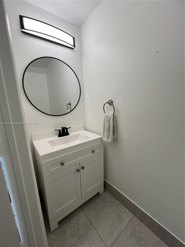 Foto del edificio - 16206 Emerald Cove Rd