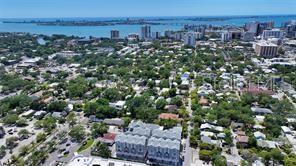 Foto del edificio - 512 Laurel Pk Dr