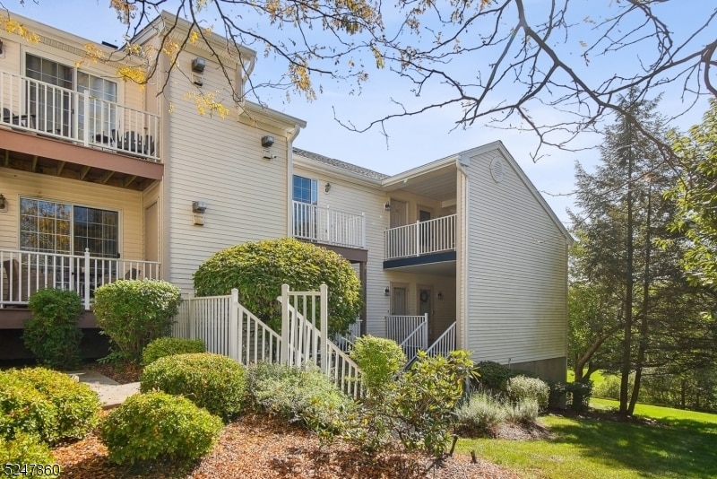 157 Potomac Dr, Bernards, NJ 07920 Room for Rent in Bernards, NJ