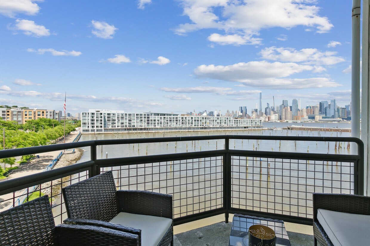 Foto principal - 600 Harbor Blvd