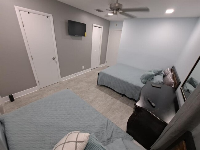 Building Photo - 2242 Polk St