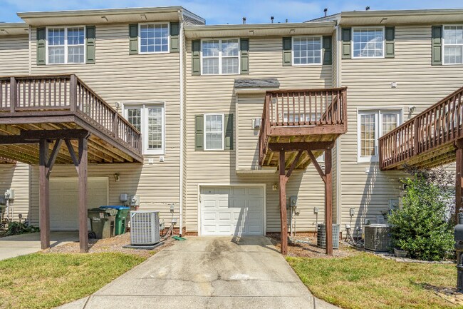 Foto del edificio - 10094 Treeside Ln
