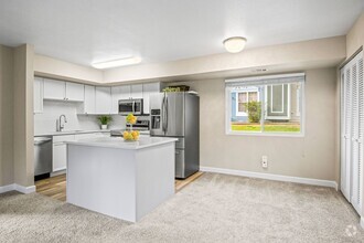 Building Photo - 10881 Pine Dr
