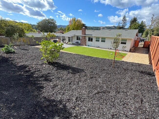 Building Photo - 5 Dickenson Dr
