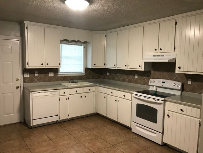 Foto del edificio - 2BD/1.5B Townhome For Rent