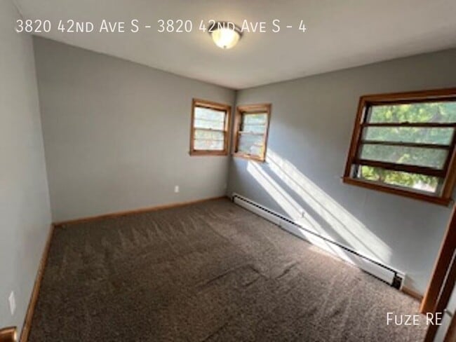Building Photo - 3820 42nd Ave S