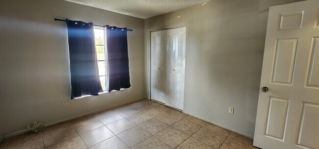 Building Photo - 1413 Laura St