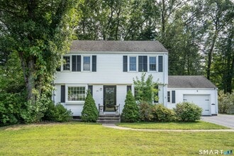 Building Photo - 25 Greensview Dr