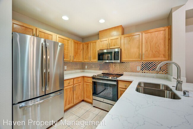 Building Photo - 1 br, 1 bath House - 16275 NE 85th St Apt 111